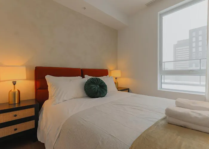 Rozenhaus Montreal Hotel